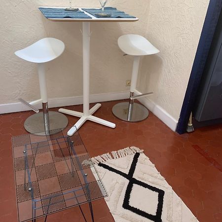 Un Appartement Atypiquement Provencal Le Cannet Exterior photo