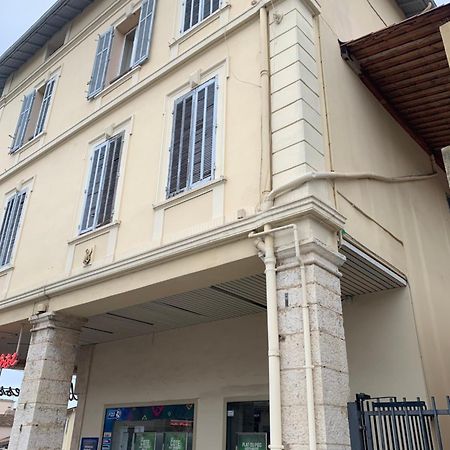Un Appartement Atypiquement Provencal Le Cannet Exterior photo